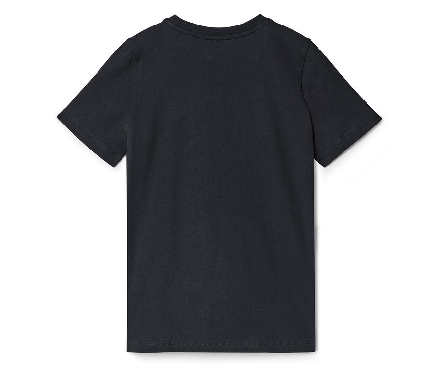 Rückansicht eines schlichten, schwarzen T-Shirts.