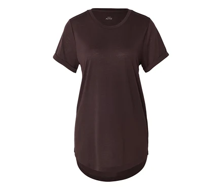 Braunes Sportshirt mit kurzen, hochgekrempelten Ärmeln und abgerundetem Saum.