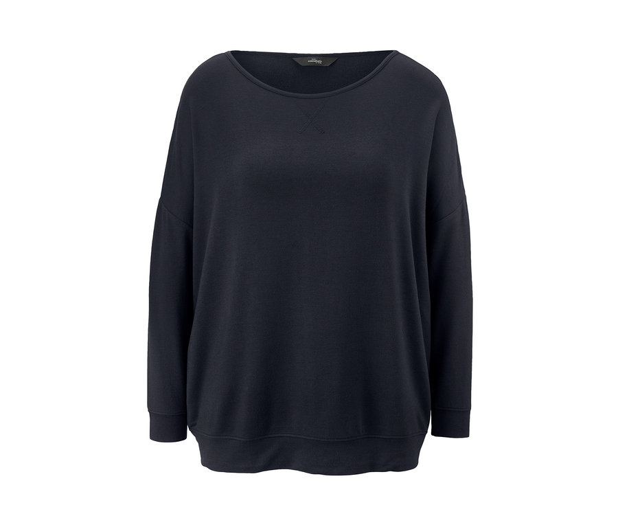 Dunkelblauer Hausanzug.