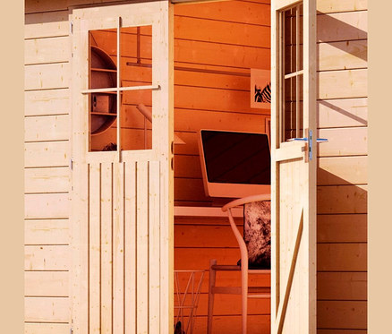 Offene Tür zum Karibu Gartenhaus »Tansila 3« mit Fenster und Inneneinrichtung.
