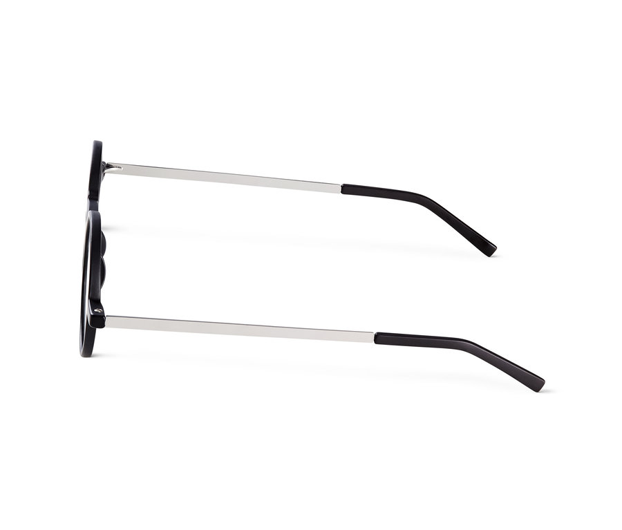 Detail einer ultraflachen Lesebrille mit schwarzem Rahmen und silbernen Bügeln.