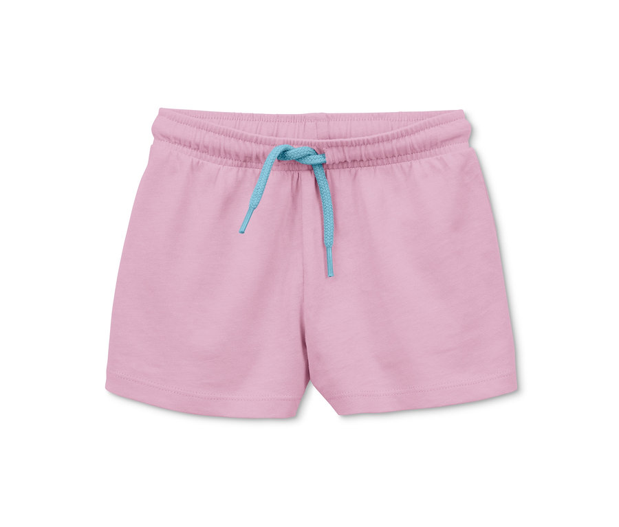 Rosa Shorty-Pyjama aus Bio-Baumwolle mit blauem Kordelzug.