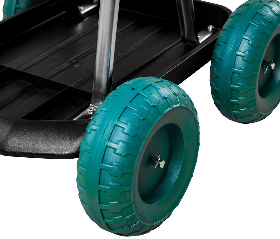 Detailaufnahme eines grünen Rollsitz-Gartenwagens.