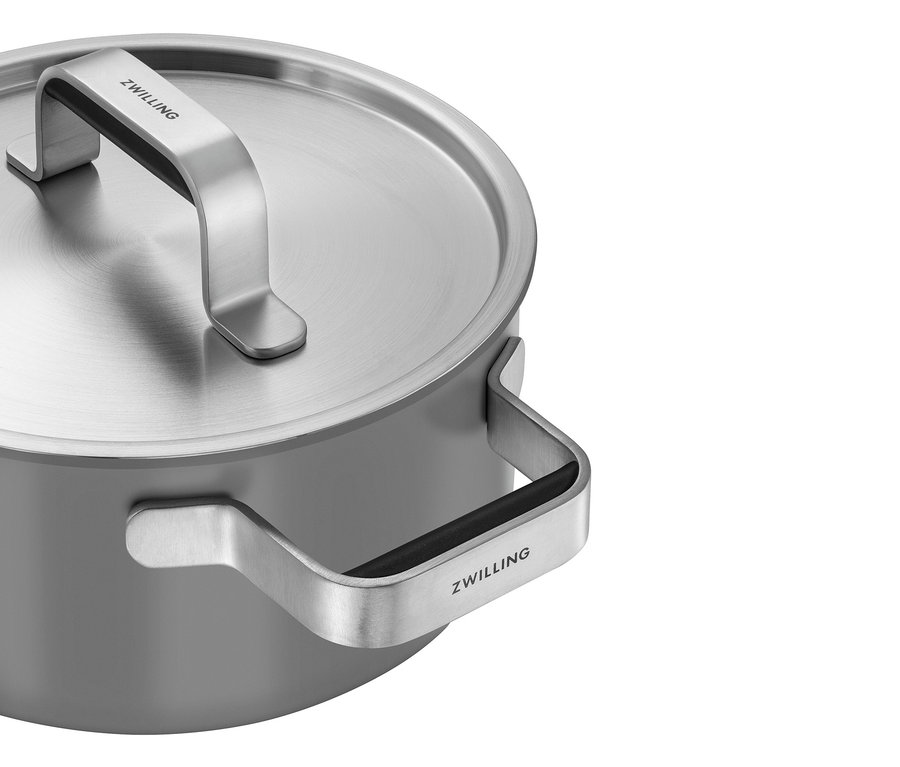 Detailansicht eines grauen ZWILLING PURE Edelstahl-Kochgeschirr-Sets, 5-teilig, mit Deckel.
