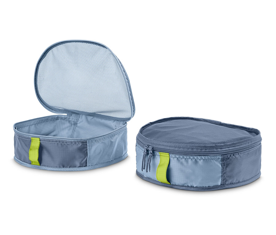 Zwei blau-graue Rucksack-Organizer, einer offen, einer geschlossen.
