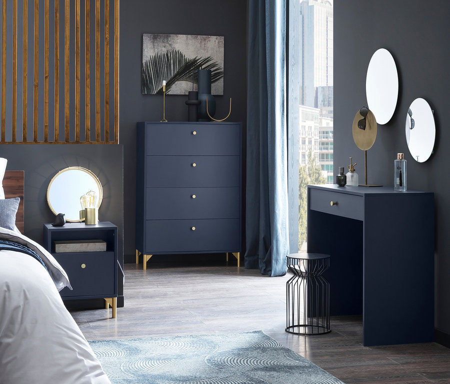 Schlafzimmer mit Nachttisch »Alfa«, Kommode »Alfa«, groß, Spiegel »Alfa« und Schminktisch »Alfa«.