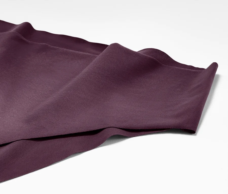 Detailaufnahme von 2 Magic-Cut-Slips, aubergine.