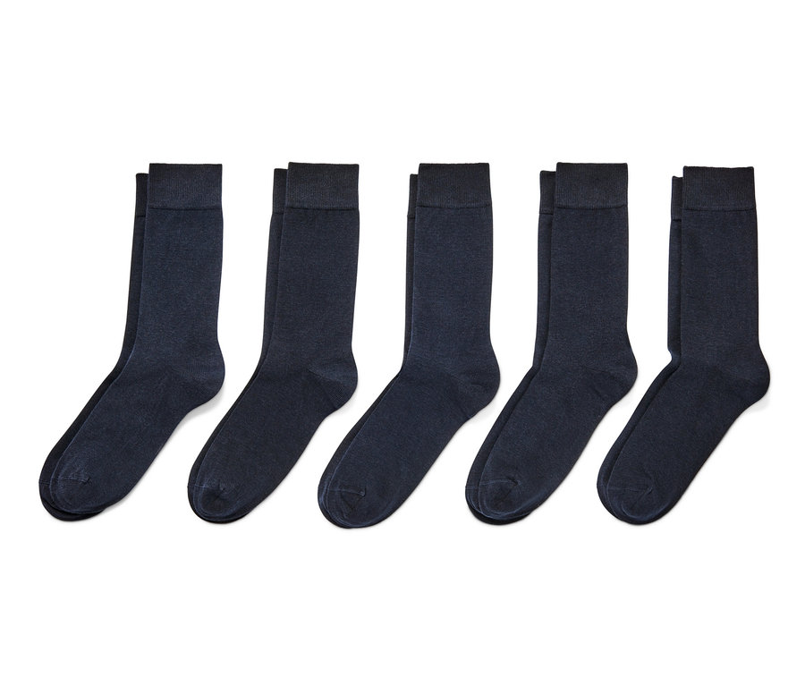 Fünf Paar blaue Socken.