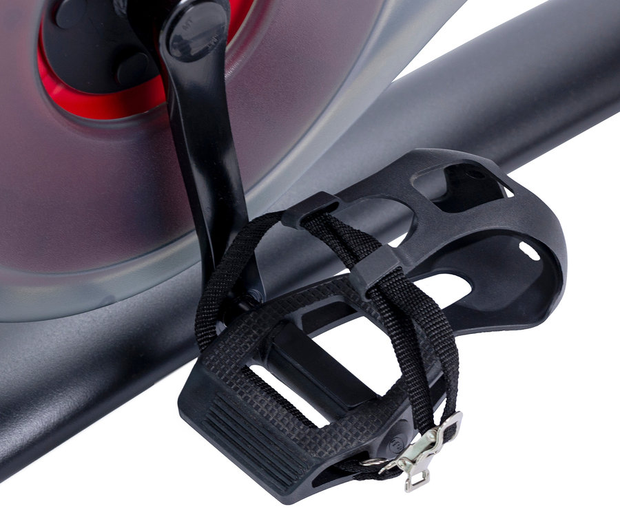 Detailaufnahme des Pedals am Christopeit Sport Racer Bike 4.0.
