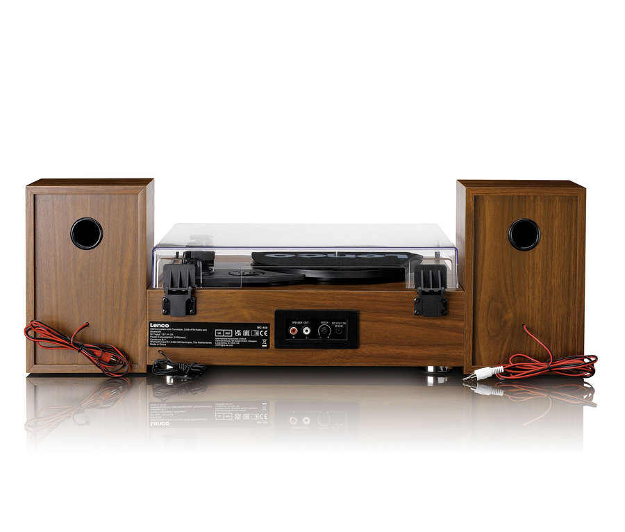 Detailansicht der Rückseite einer Lenco Stereoanlage mit Plattenspieler und Lautsprechern aus Holz.
