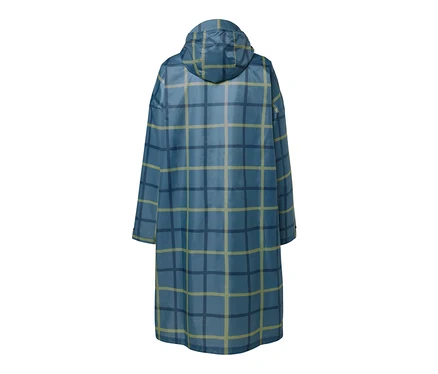 Blauer karierter Regenponcho mit Ärmeln.