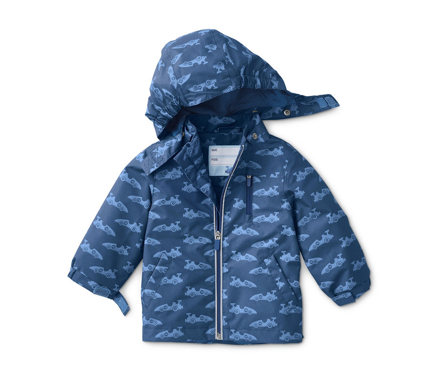 Eine blaue Regenjacke mit Auto-Print, Kapuze und Reißverschluss.