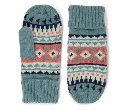 Zwei gestrickte Fausthandschuhe in Blau- und Orangetönen mit geometrischen Mustern.