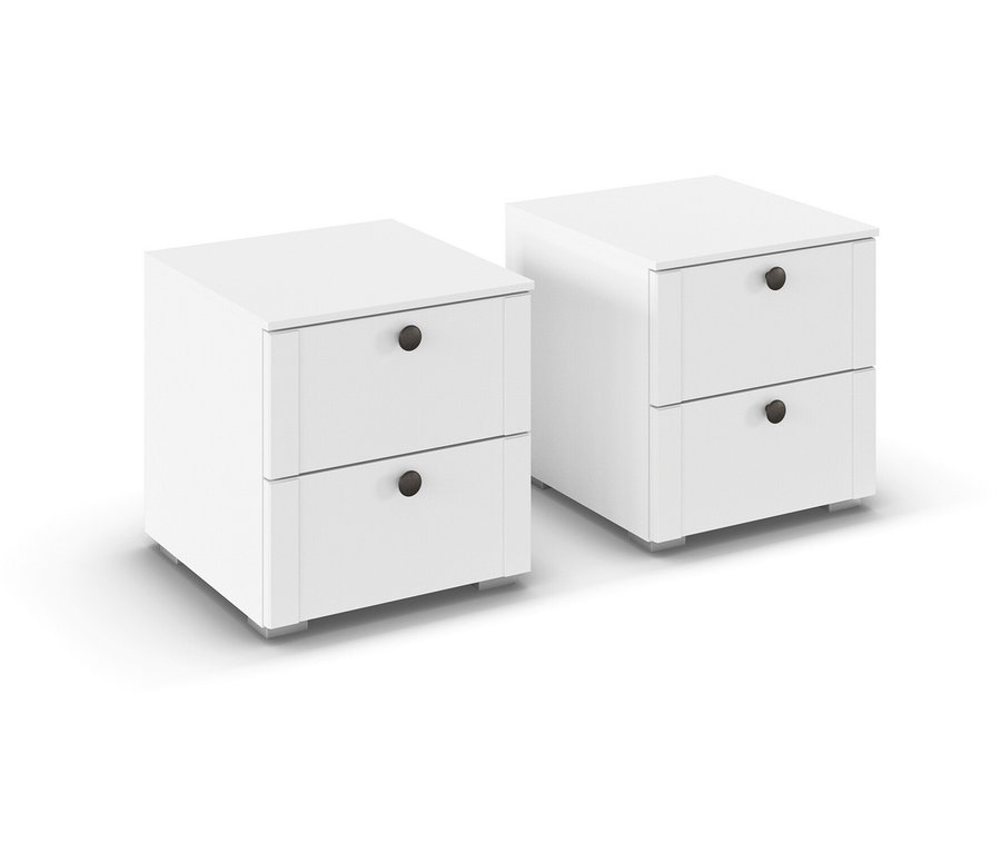 Zwei weiße Nachttische mit je zwei Schubladen und runden, dunklen Griffen stehen nebeneinander.
