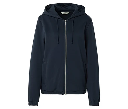 Eine marineblaue Kapuzenjacke mit Reißverschluss ist vor einem weißen Hintergrund zu sehen.