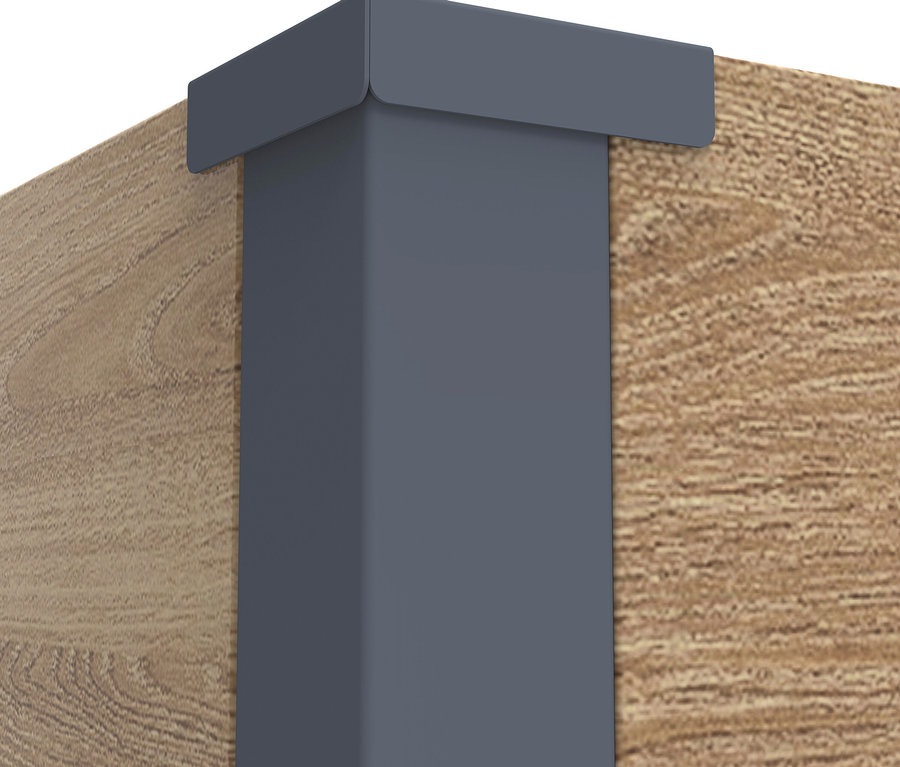 Detailansicht eines grauen Pflanzkastens mit Einlegeboden in Holzoptik, ca. 77cm hoch.