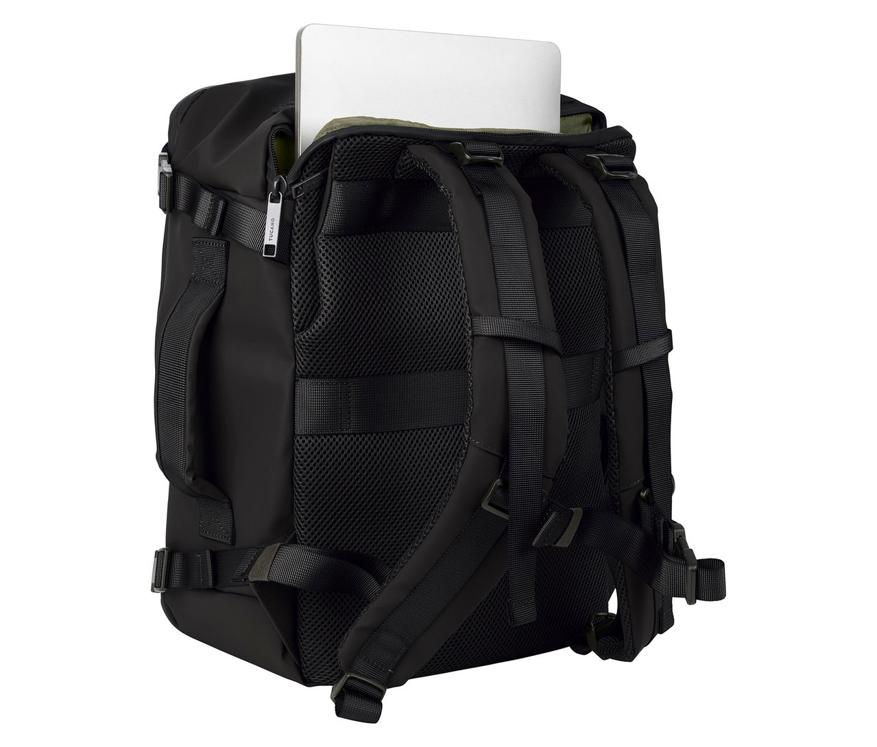 Schwarzer Tucano TUGO DRY Kabinenrucksack mit 15,6-Zoll-Laptopfach, mit einem Laptop im Inneren, von hinten gesehen.