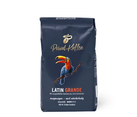Eine Packung Privat Kaffee Latin Grande - 500 g Ganze Bohne mit einem Tukan darauf.