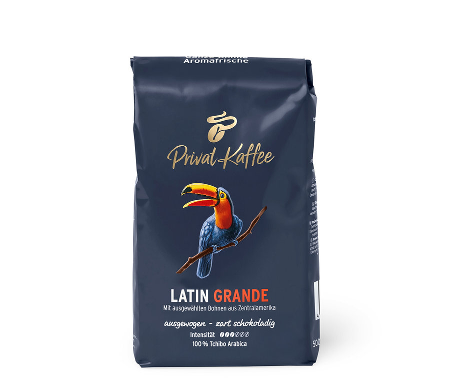 Eine Packung Privat Kaffee Latin Grande - 500 g Ganze Bohne mit einem Tukan darauf.
