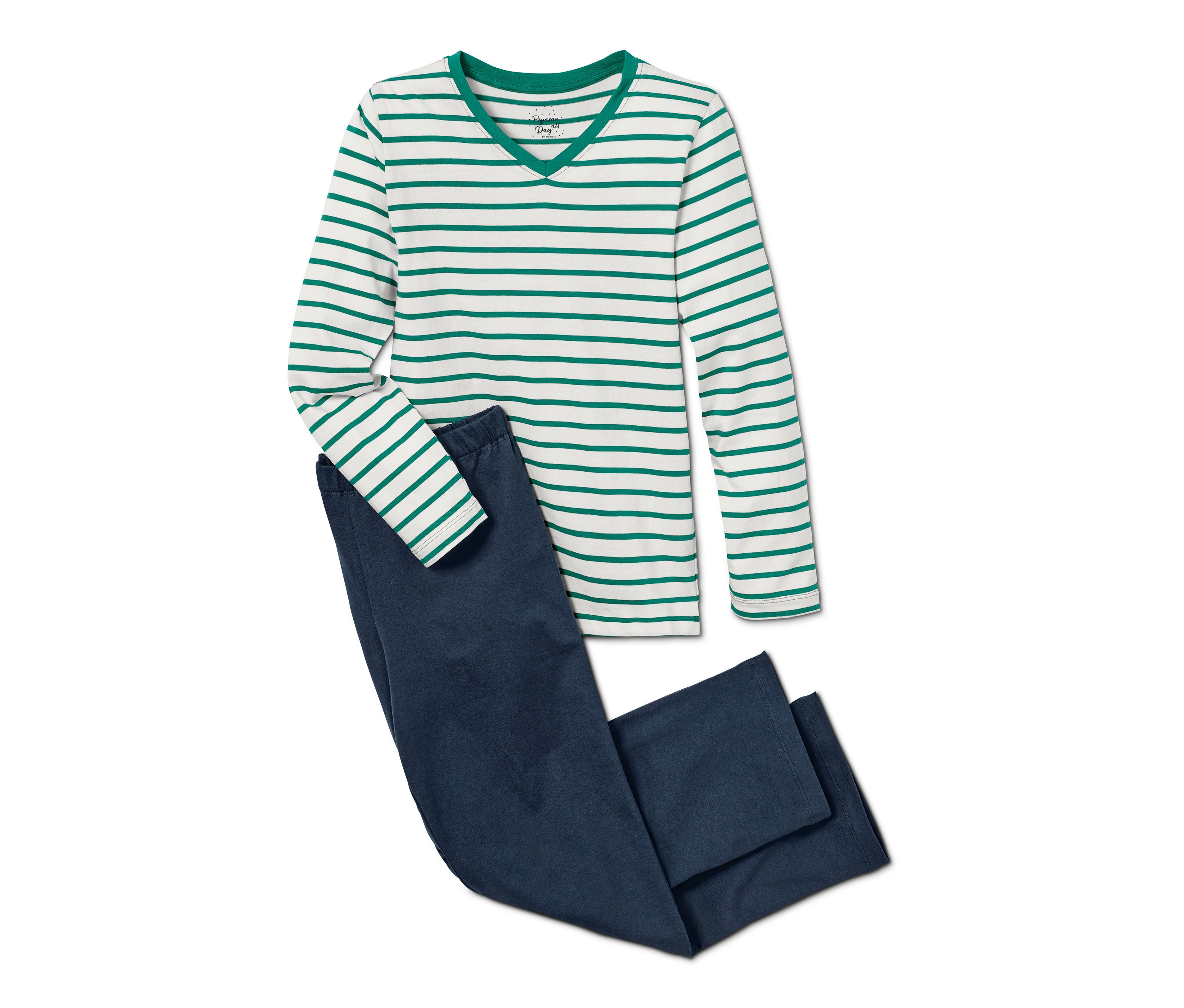Ein Pyjama aus Bio-Baumwolle, bestehend aus einem langärmeligen, weiß-grün gestreiften Oberteil und einer marineblauen Hose, liegt flach.