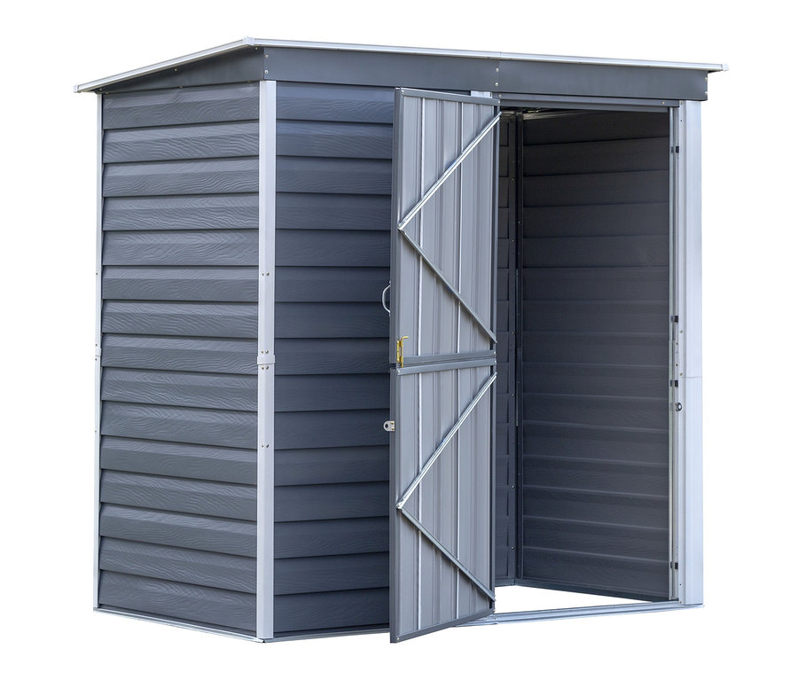 Geöffnetes Metallgerätehaus.