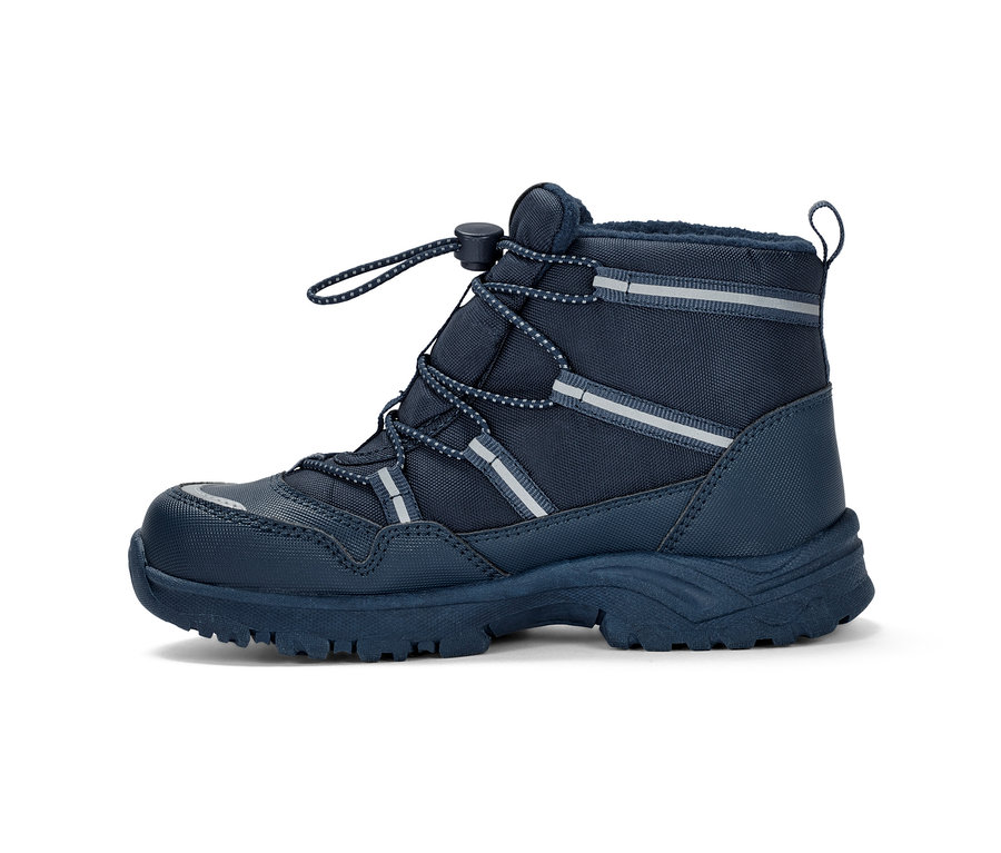 Dunkelblaue Thermostiefel.
