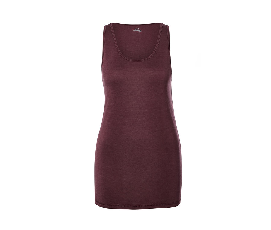Weinrotes 2-in-1-Sportshirt.