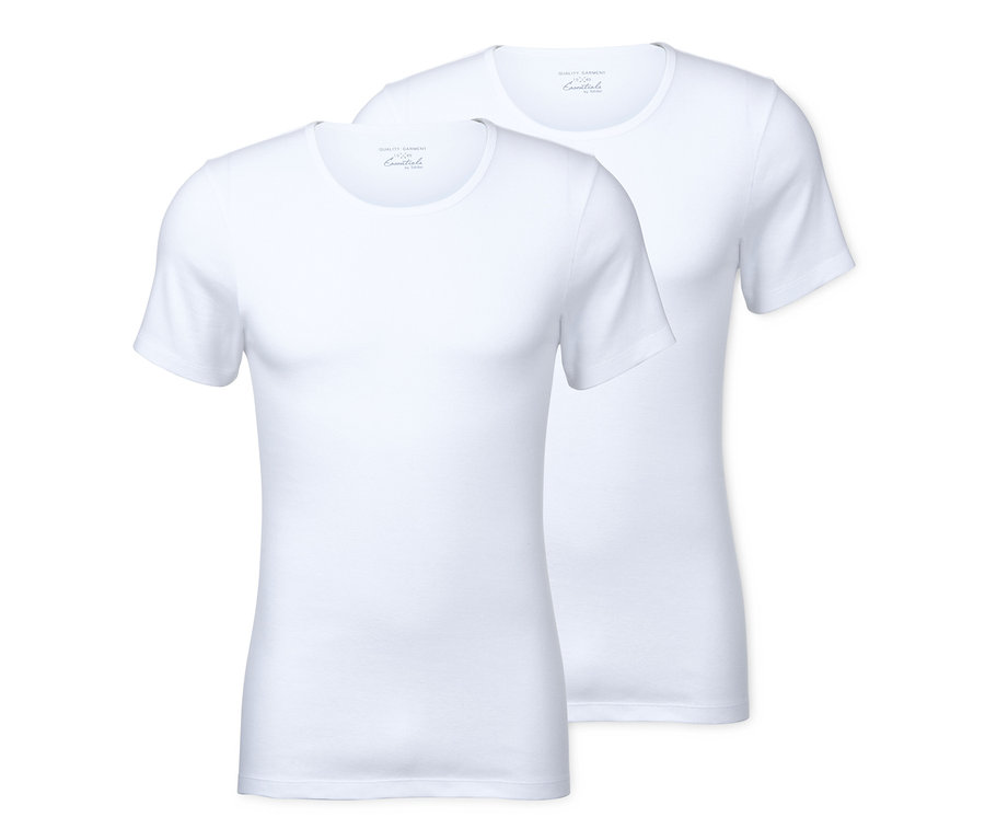 Zwei weiße Kurzarm-Feinripp-Unterhemden liegen übereinander.
