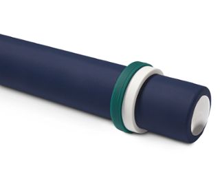 Blaue Teigrolle mit verstellbarer Teigstärke.