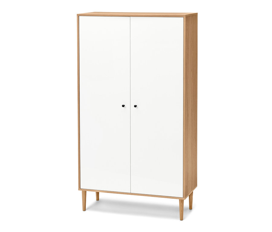 Weißer Bekeson Schrank mit zwei Türen und Holzrahmen.