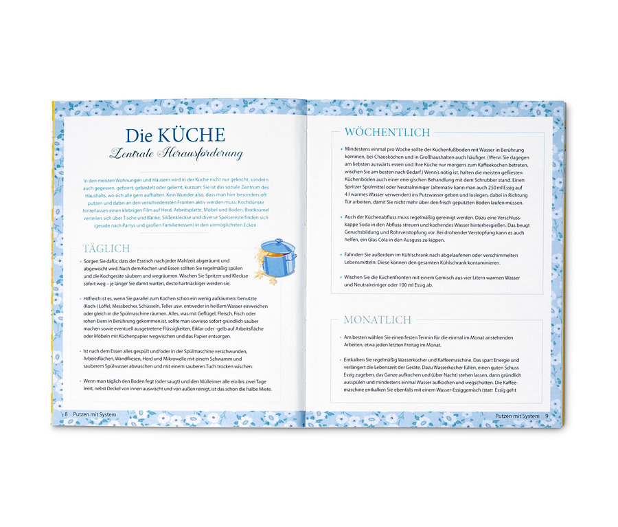 Offenes Buch mit Text über die Reinigung der Küche.