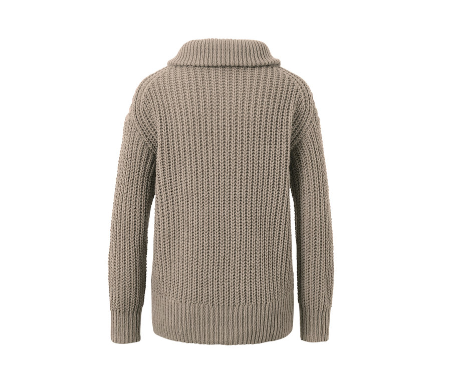 Detailansicht von hinten eines taupefarbenen Grobstrick-Troyers.