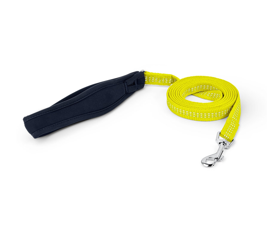 Gelbe Hundeleine mit Reflektoren und schwarzem Griff.