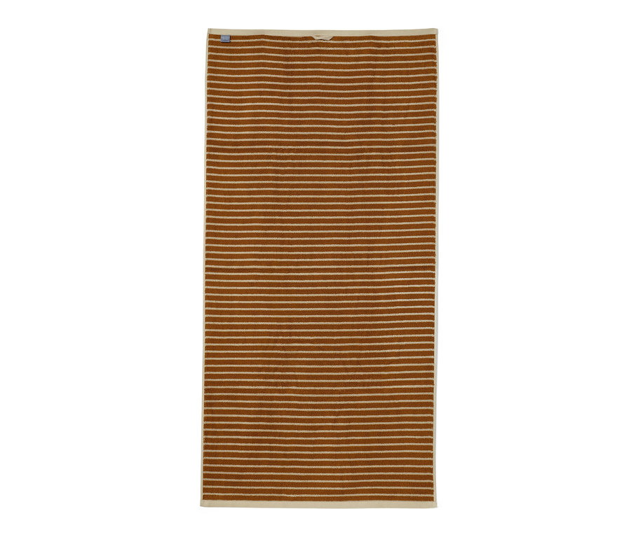 Gestreiftes Badetuch in Braun und Beige.