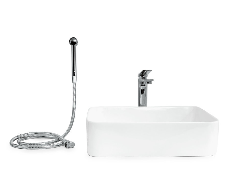 Abgebildet sind ein weißes Waschbecken und eine Waschbecken-Handbrause.