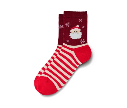 Detailansicht von 1 Paar Weihnachtssocken mit rot-weißen Streifen und Weihnachtsmann.