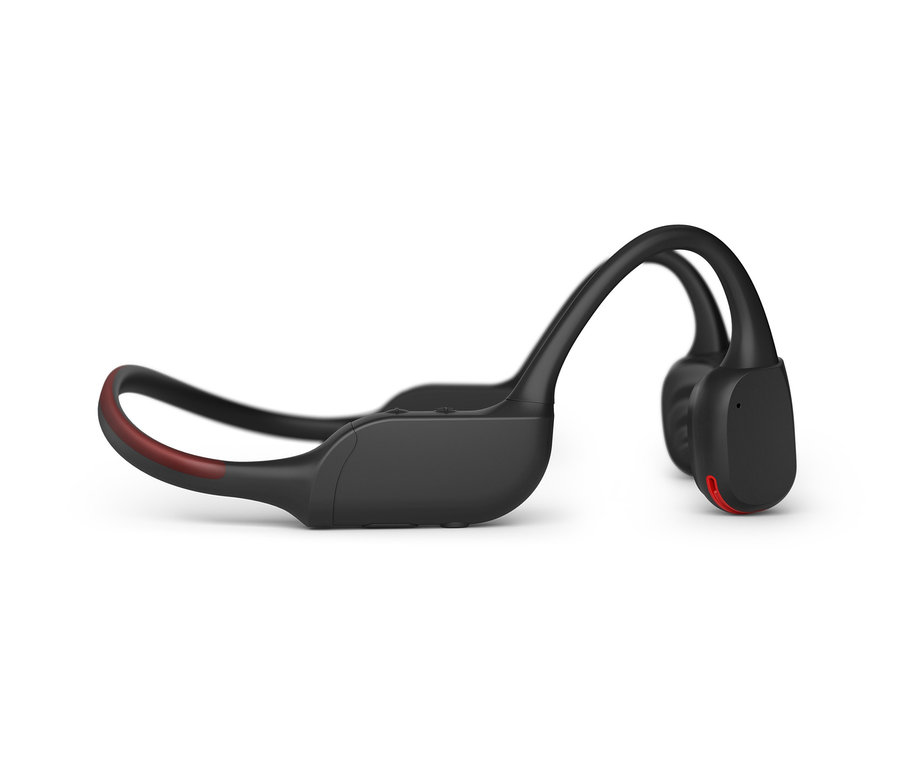 Detailansicht von schwarzen und roten Philips Bone Conduction Sportkopfhörern »TAA7607BK« auf weißem Hintergrund.