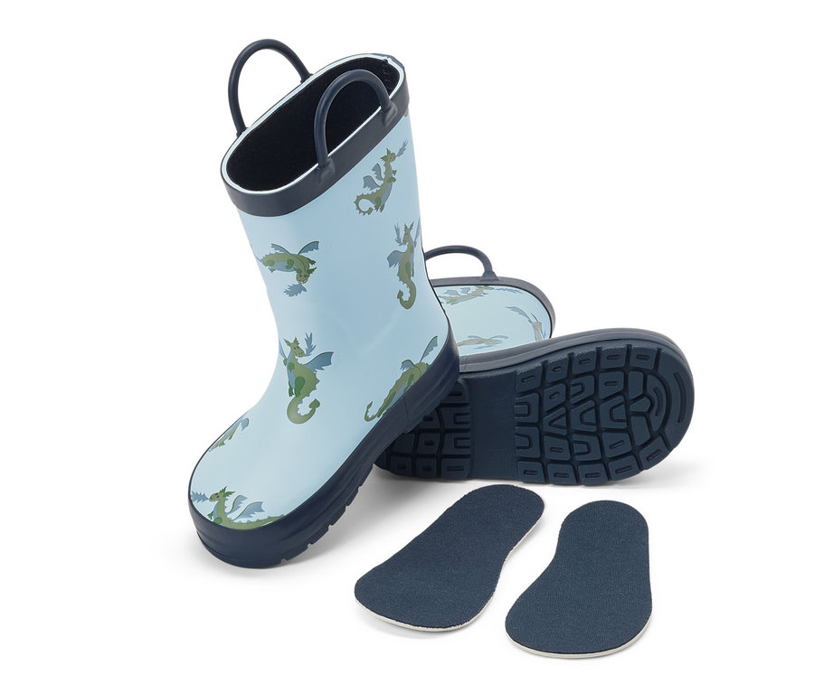 Blaue Kinder-Regenstiefel mit Drachenmuster und herausnehmbaren Einlegesohlen.