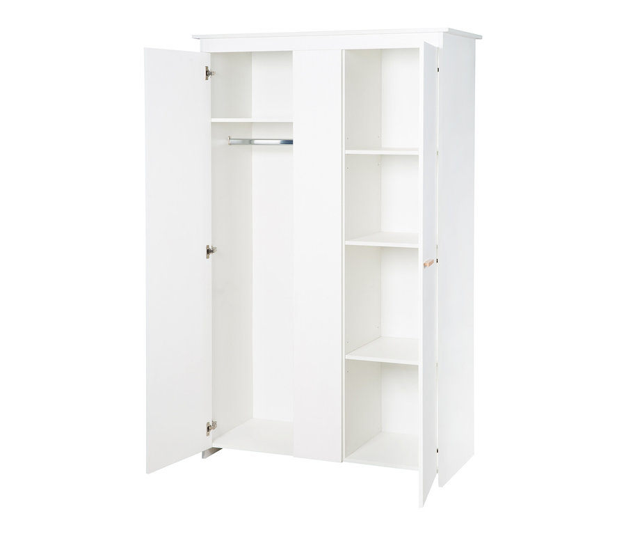 Geöffneter, weißer 2,5-türiger Kleiderschrank Anton von roba mit Regalen und Kleiderstange.