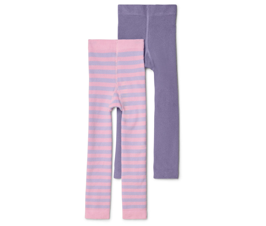 Zwei Kinderleggings liegen auf einem weißen Hintergrund, eine lila und eine rosa-lila gestreift.