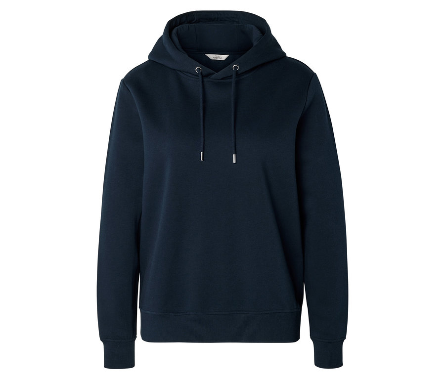 Dunkelblauer Hoodie mit Kapuze, Kordelzügen mit silbernen Enden, gerippten Bündchen und Saum, auf weißem Hintergrund.