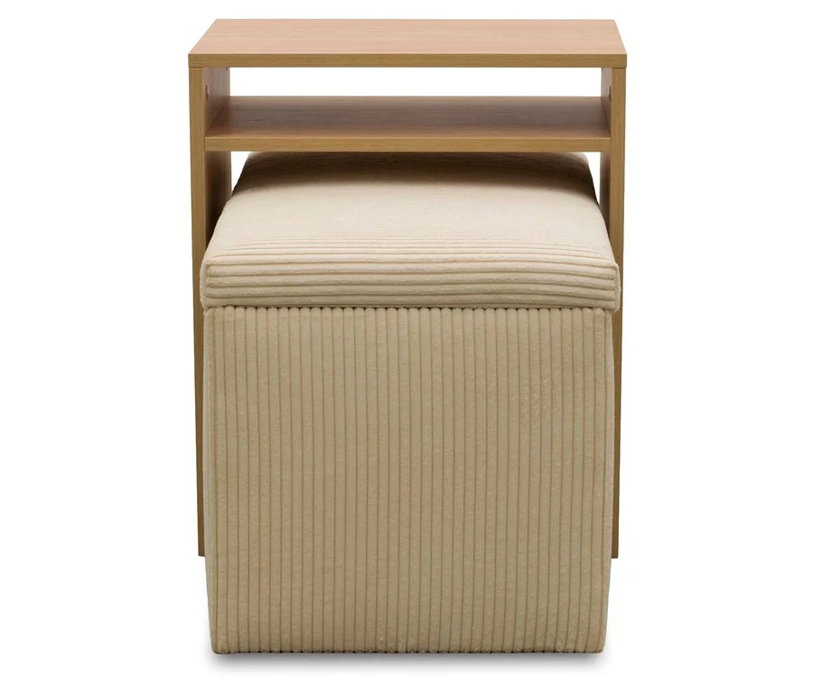 Cremefarbener DOMO Hocker mit Tisch »Kopenhagen« mit geripptem Bezug, integriert in ein hellbraunes Holzregal mit zwei Ablagen.