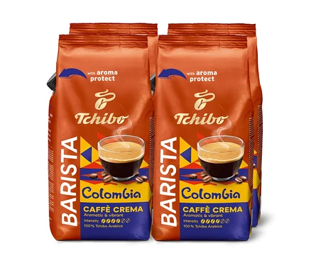 Vier Packungen Tchibo Barista Colombia Caffè Crema Kaffeebohnen stehen nebeneinander.