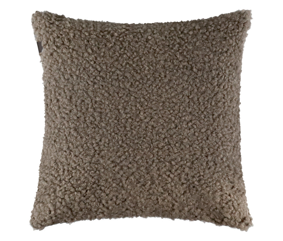 Quadratischer, taupefarbener SCHÖNER WOHNEN-Kollektion Dekokissenbezug »TEDDY« mit flauschiger Textur.