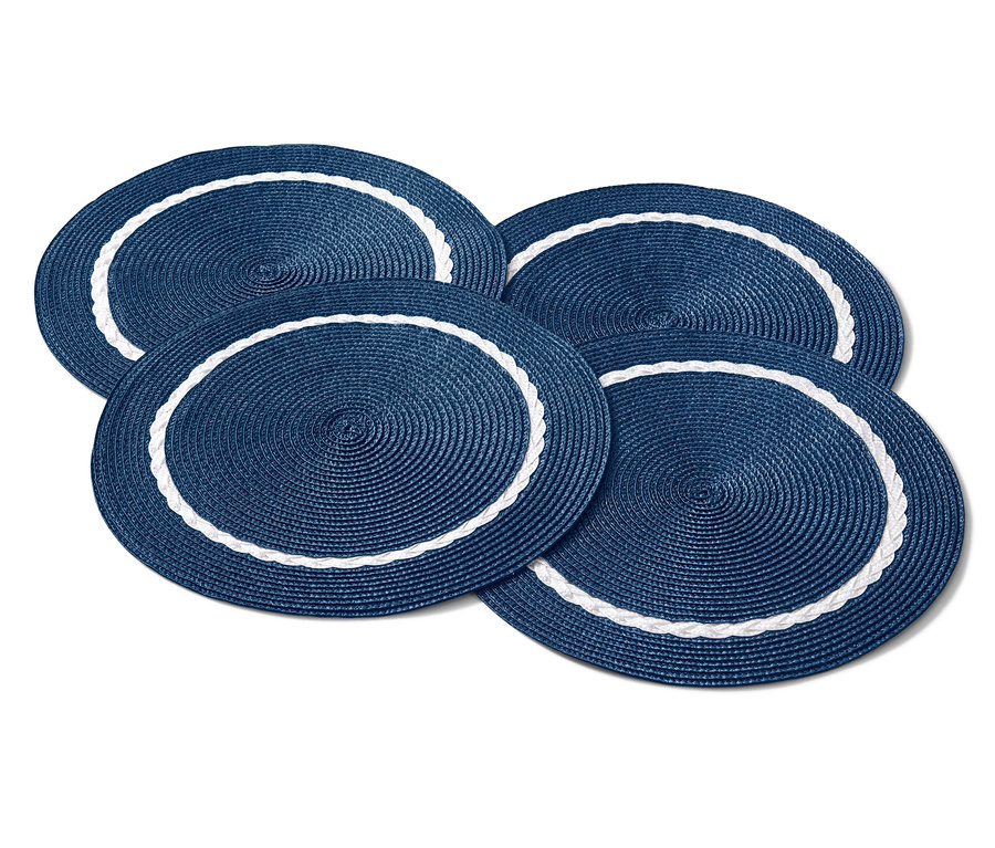 Vier blaue Platzsets.