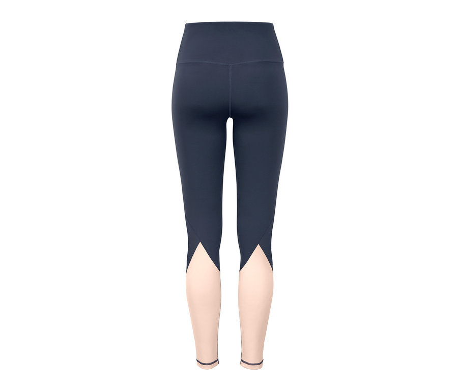 Detailansicht der Rückseite einer Colorblocking-Sporttight.