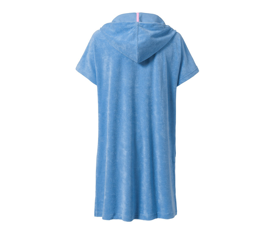 Blaues Frottee-Strandkleid mit Kapuze.