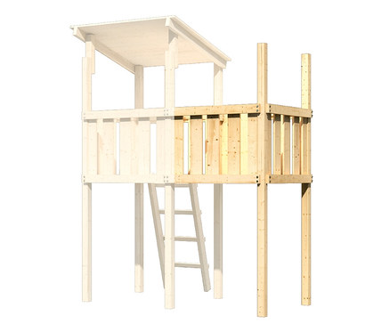 Teilweise aufgebauter Akubi-Spielturm »Lotti« mit Leiter.