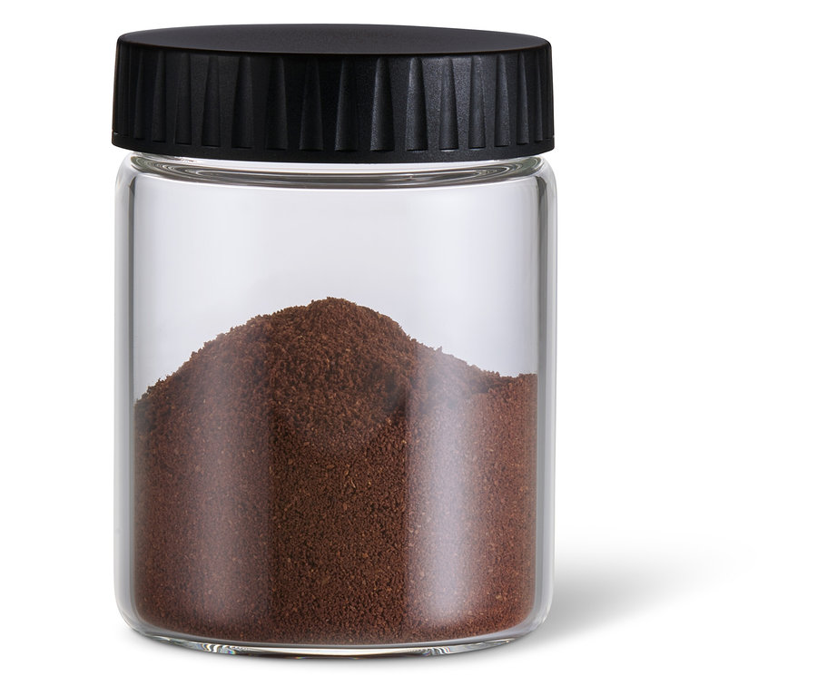 Gemahlener Kaffee in Akku-Kaffeemühle.