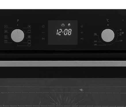 Detailaufnahme eines schwarzen Respekta Einbaubackofens »AB700-33« mit Display und Drehknöpfen.